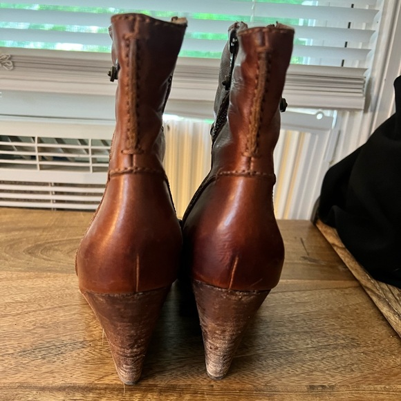 Frye ankle booties - Picture 2 of 5